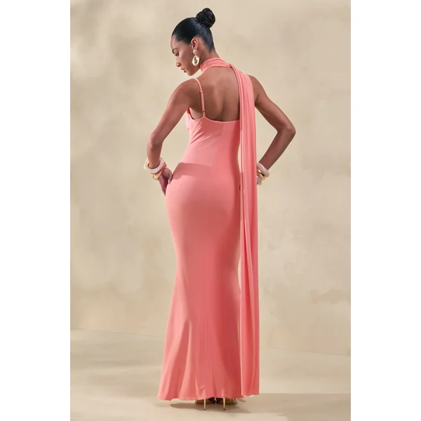 Kenza | Robe longue corail à encolure asymétrique avec détail foulard