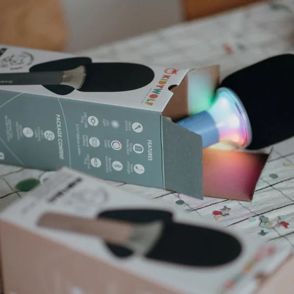 Kidymic light-up karaoke mic for children