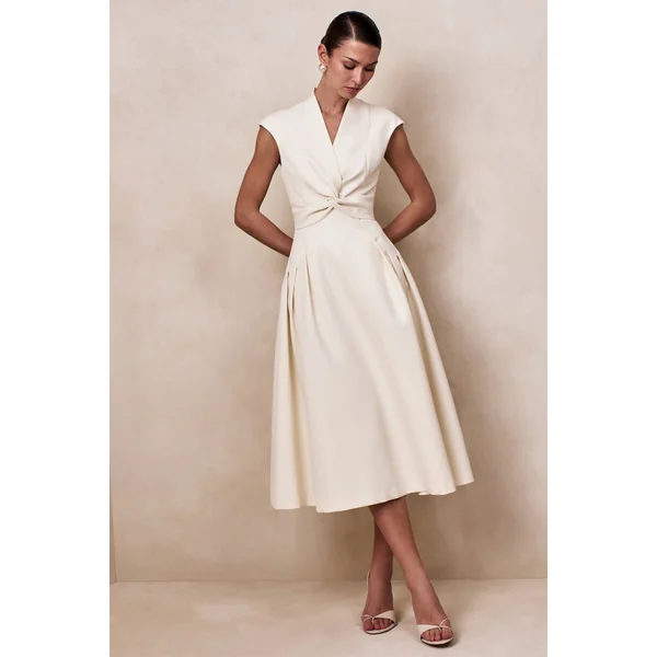 Kylen | Robe mi-longue blanche à encolure en V