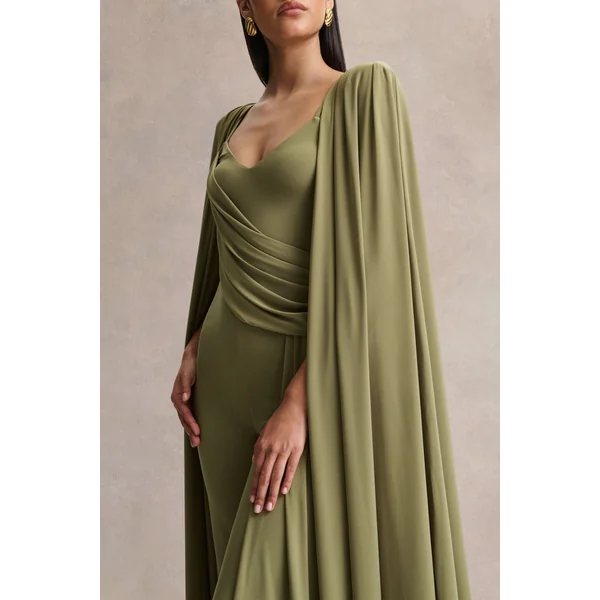Labina | Combinaison verte avec décolleté plongeant et manches cape