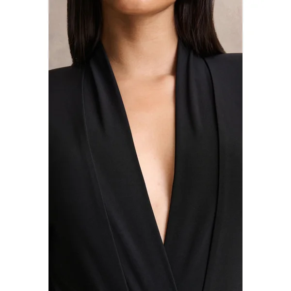 Laurina | Combinaison noire à décolleté plongeant