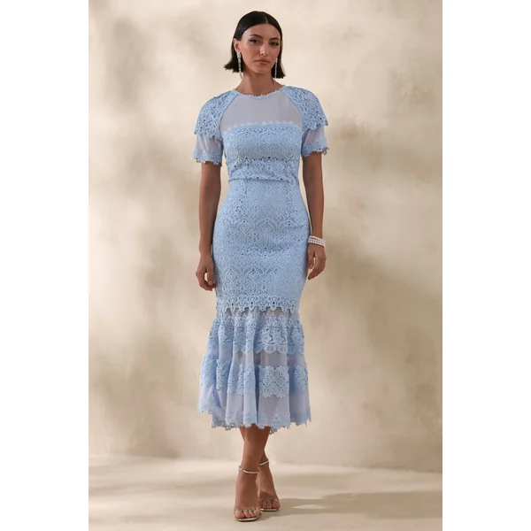 Leanne | Robe mi-longue sirène bleu poudré à encolure ronde en maille et dentelle
