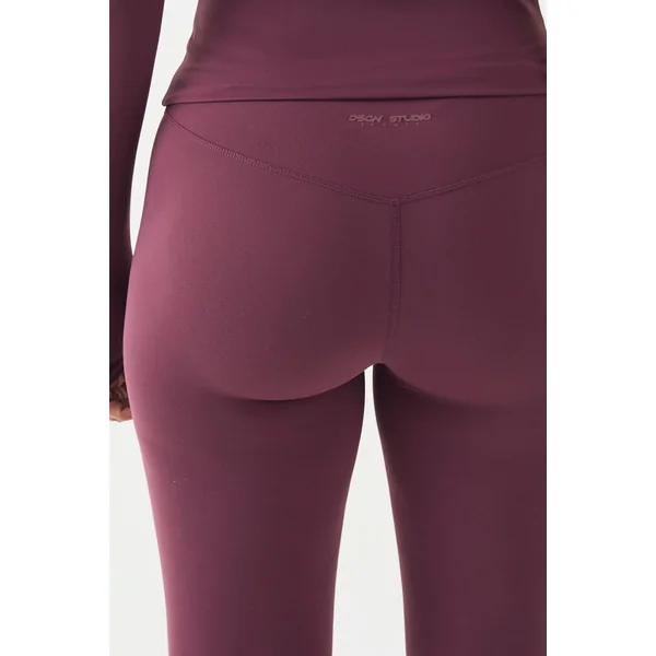 Legging DSGN Studio Sports Ultra Sculpt avec Détails de Coutures
