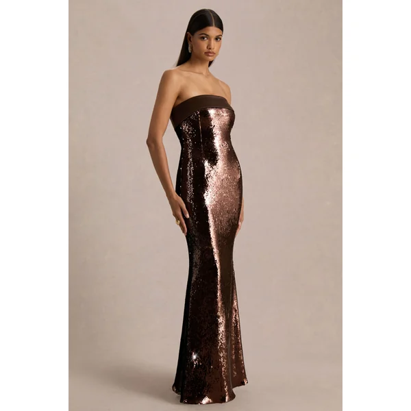 Leona | Robe longue marron à sequins avec décolleté bandeau et finitions en satin