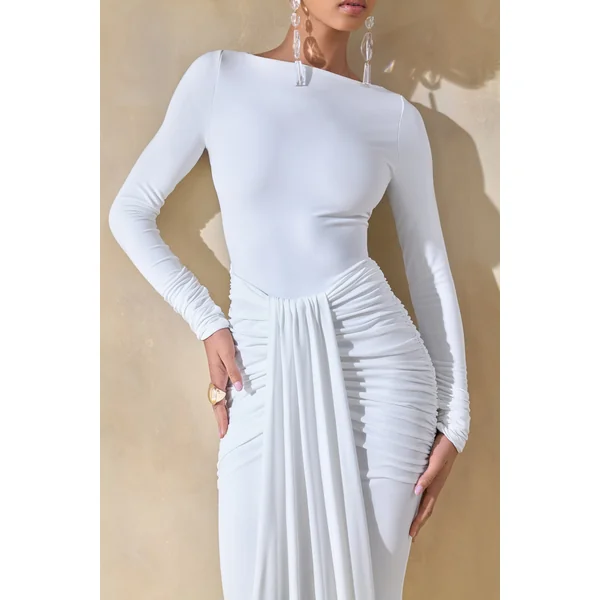 Liatris | Robe longue blanche à encolure large avec détails froncés