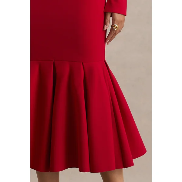 Liberty | Robe longue rouge coupe sirène à col montant avec détail volanté