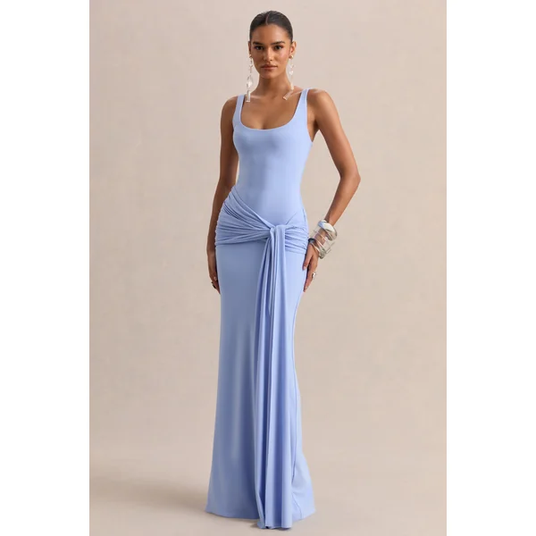 Lienna | Robe longue bleu poudre à décolleté arrondi avec détails froncés et ceinture