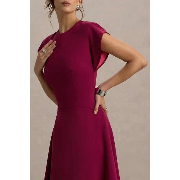 Linda | Robe Mi-Longue Cerise Foncée à Col Haut et Manches Courtes