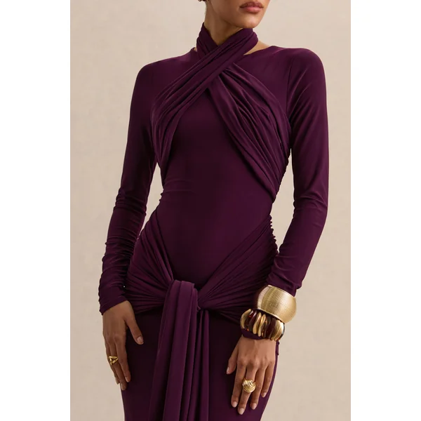 Linessa | Robe longue prune foncé à encolure haute avec écharpe et détails froncés