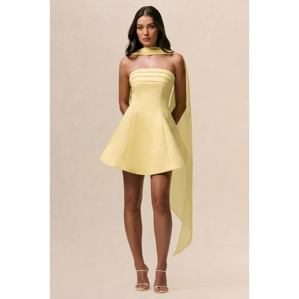 Love Me | Mini-robe patineuse citron en satin avec ceinture en chiffon