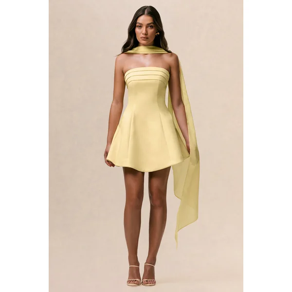 Love Me | Mini-robe patineuse citron en satin avec ceinture en chiffon