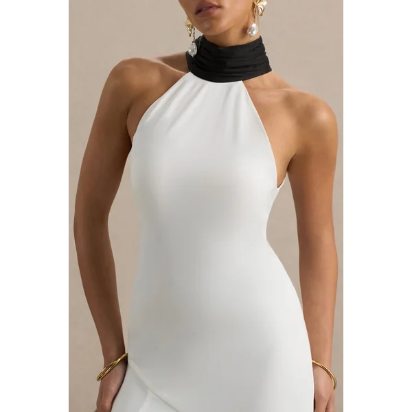 Luscious | Robe longue blanche et noire encolure haute taille basse et détail nœud