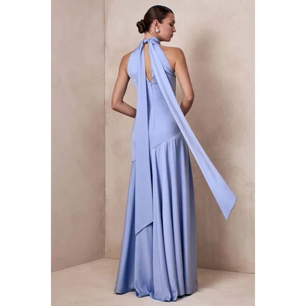 Luscious | Robe longue à col montant bleu poudré avec taille basse et détail nœud