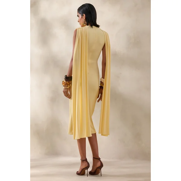 Lysandria | Robe mi-longue citron à encolure haute avec détails drapés