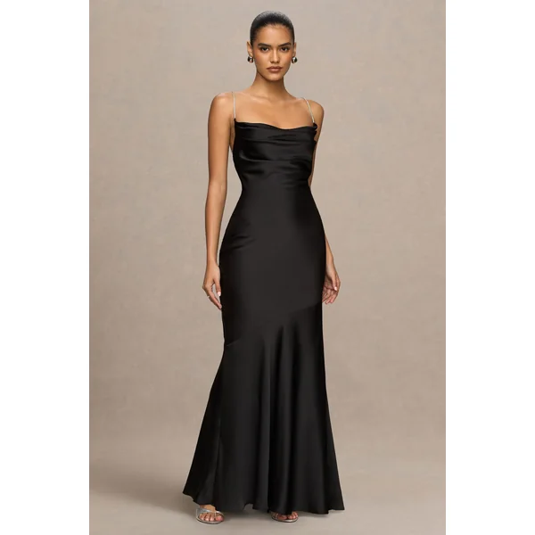 Maelia | Robe longue en satin noir à col bénitier avec bretelles ornées de strass