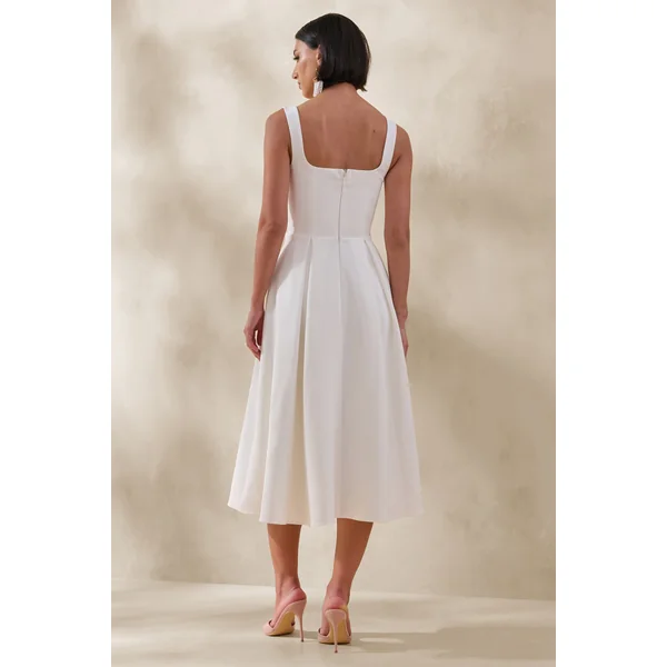 Maelle | Robe mi-longue blanche à encolure arrondie avec détails de corsage
