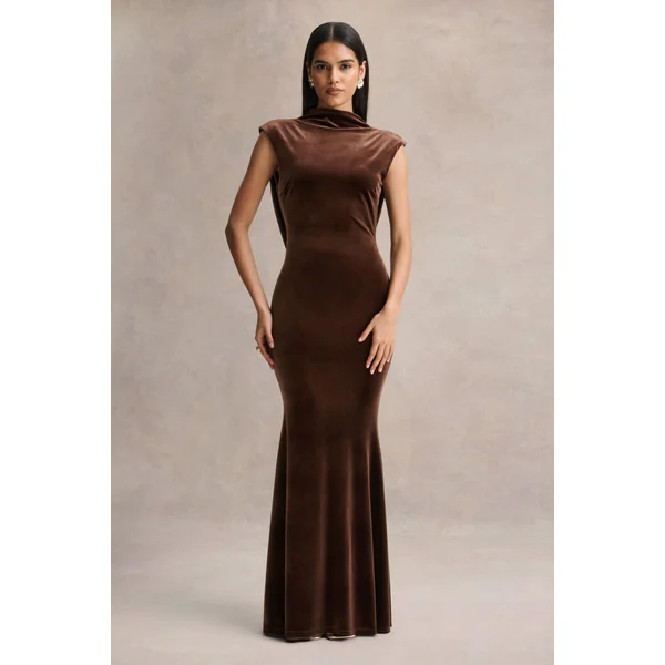 Malora | Robe longue en velours marron à encolure haute avec dos ouvert