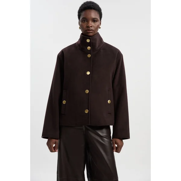 Manteau Court Ajusté en Laine Brossée à Col Montant