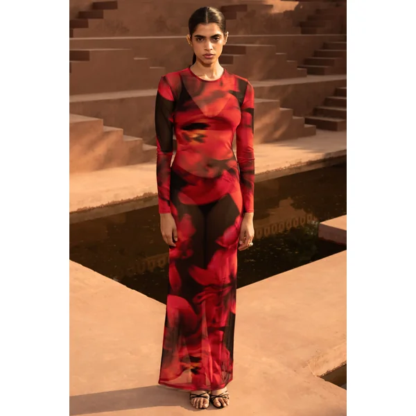 Marcy | Robe longue à col montant avec imprimé floral rouge et noir