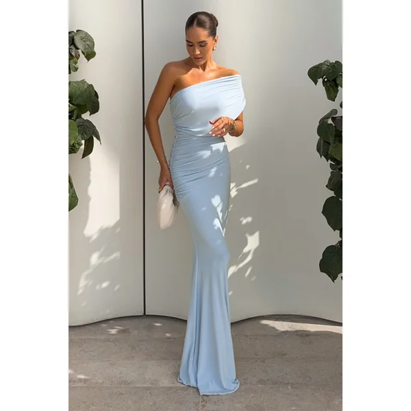 Mardi | Robe longue asymétrique bleu poudré avec fronces