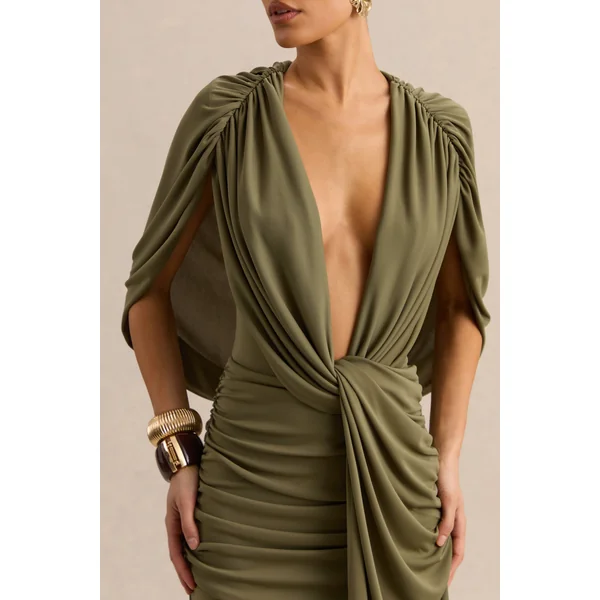 Marisea | Robe longue verte à décolleté plongeant avec manches cape