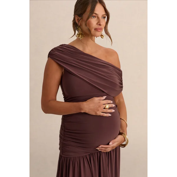 Marjorie | Robe longue de maternité marron foncé à encolure asymétrique