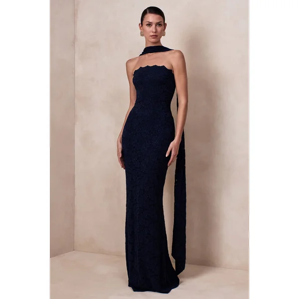 Massima | Robe longue en dentelle bleu marine bandeau avec détail écharpe