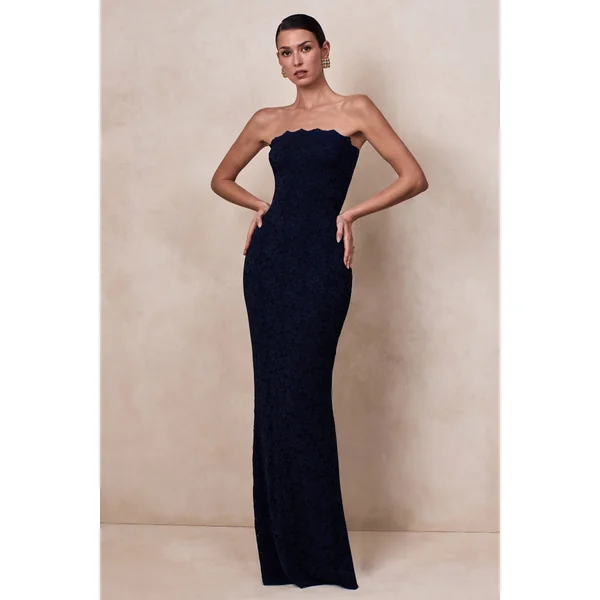 Massima | Robe longue en dentelle bleu marine bandeau avec détail écharpe