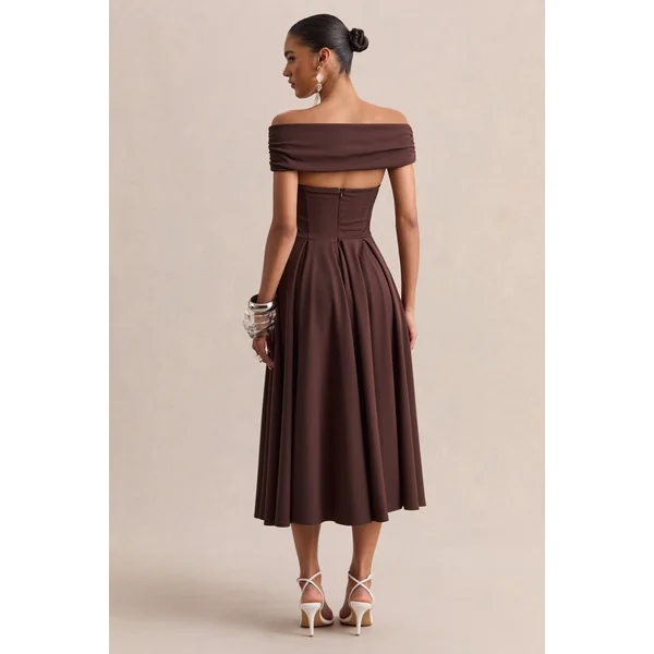 Mavina | Robe mi-longue marron à décolleté bardot