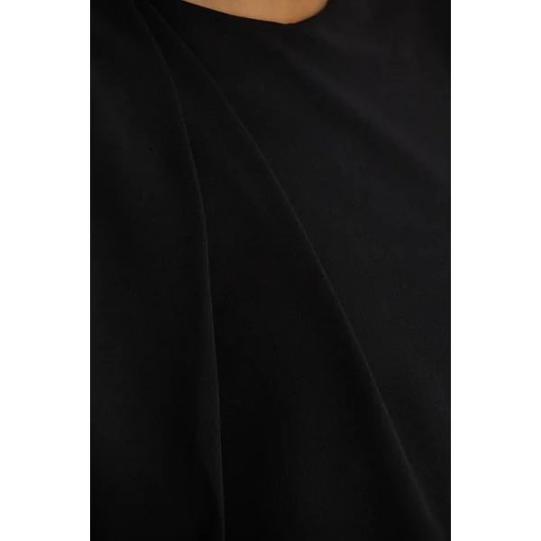 Meave | Robe longue noire à encolure bateau avec détail drapé