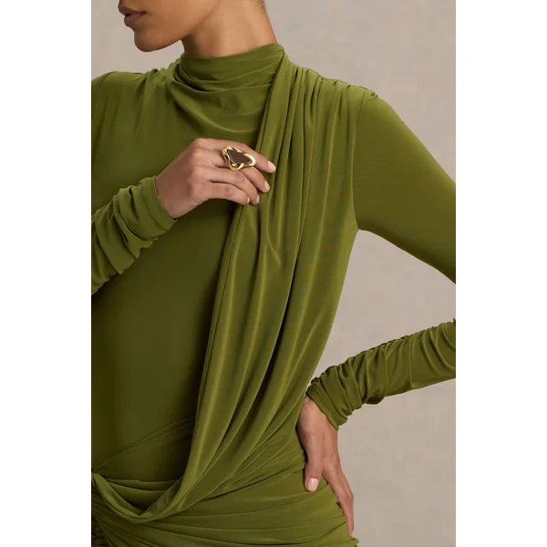 Melissa | Robe longue olive à manches longues avec drapés et ceinture nouée