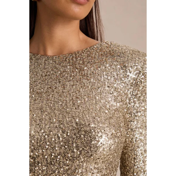 Mercedes | Mini-robe en sequins couleur champagne à encolure bateau manches longues et drapé dans le dos