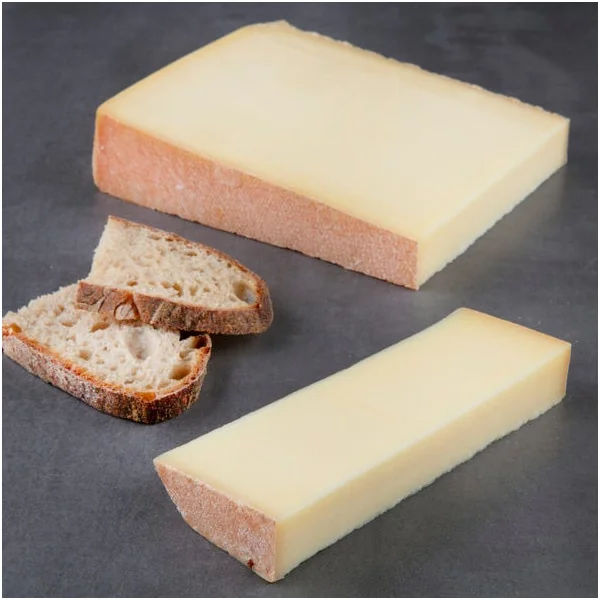 Meule de Savoie au lait cru 33%MG