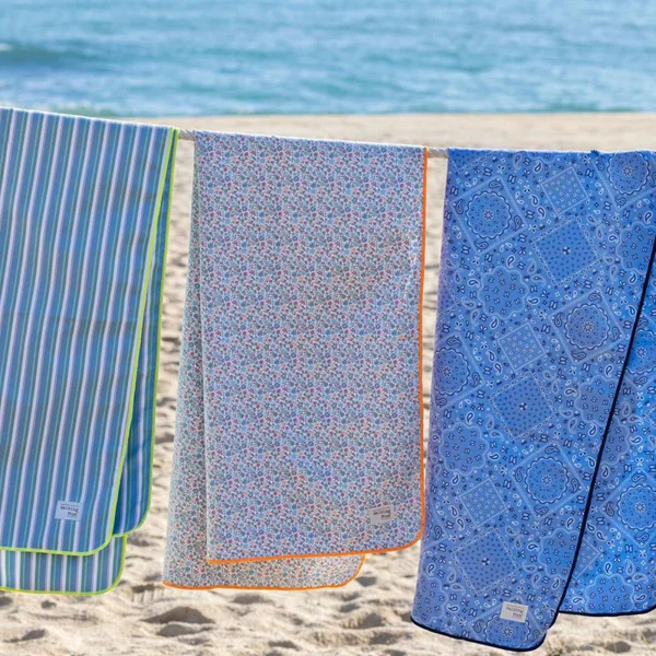 Microfibre beach towel 50+ sun protection Summer