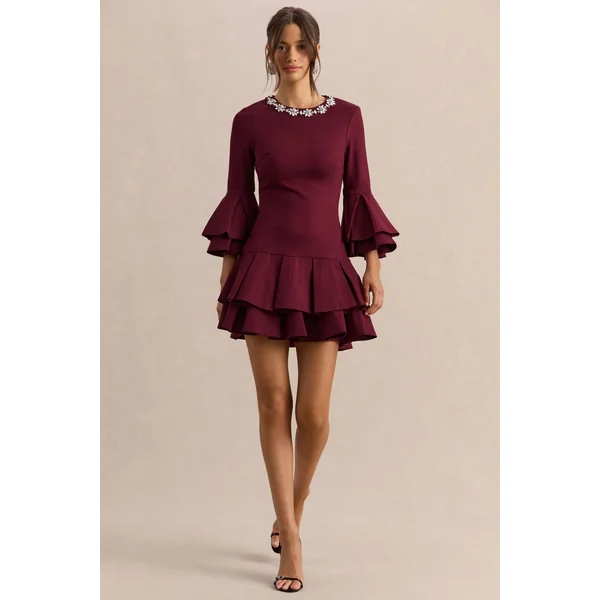 Mirna | Mini-robe bordeaux à encolure ras-du-cou avec manches évasées et détails volantés