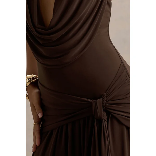 Mist | Robe longue marron à décolleté plongeant et fente