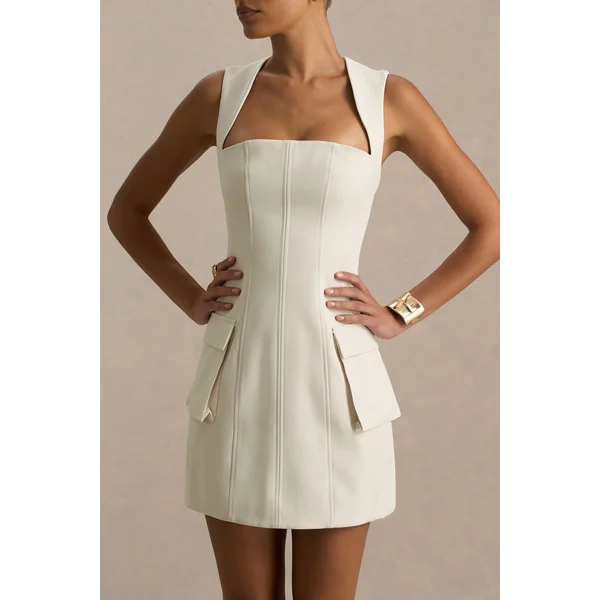 Mollie | Micro mini-robe nude ajustée à encolure carrée