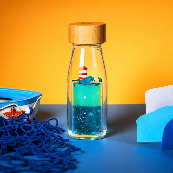 Move sensory bottle, whale