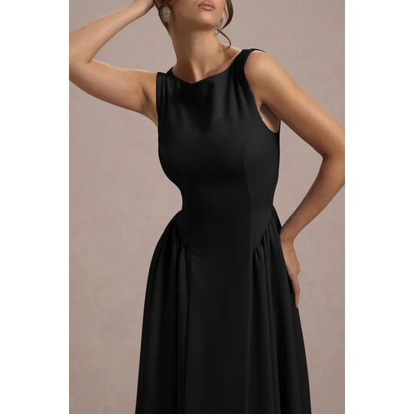 Muriel | Robe mi-longue noire à encolure bateau et jupe volumineuse