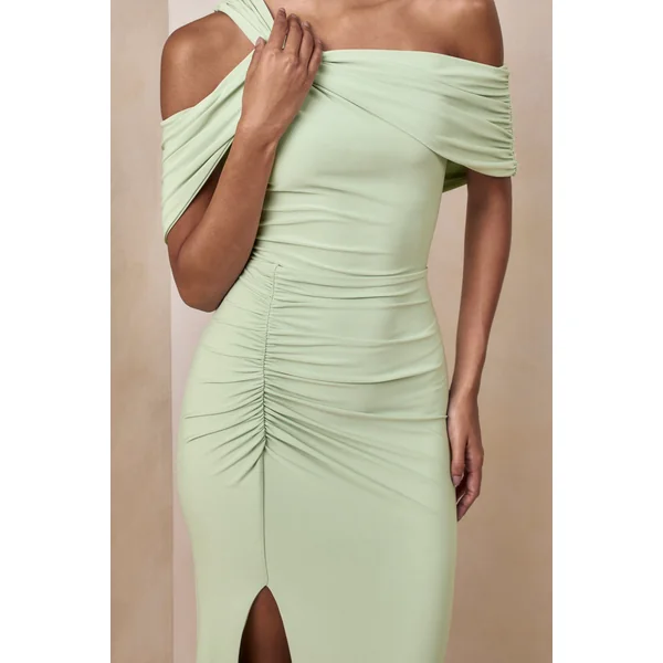 Nala | Robe longue à encolure asymétrique menthe avec détails froncés
