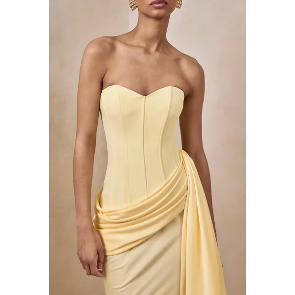 Nalira | Robe longue bandeau en satin citron avec jupe drapée