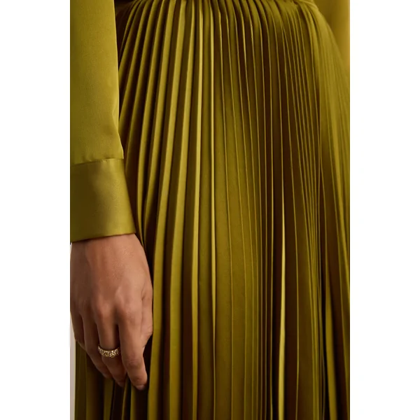 Naxos | Robe chemise longue en satin couleur olive