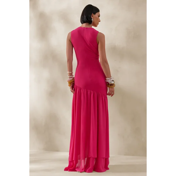 Noelia | Robe longue rose vif à col montant avec détails volantés