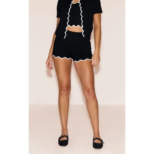 Noir Mini Short En Maille Douce À Ourlet Festonné Contrasté