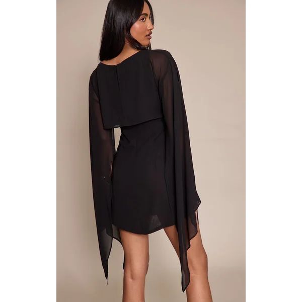 Noir Robe Courte À Détail Cape