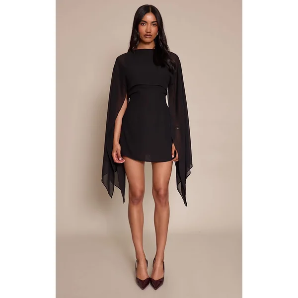 Noir Robe Courte À Détail Cape