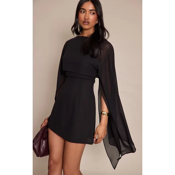 Noir Robe Courte À Détail Cape