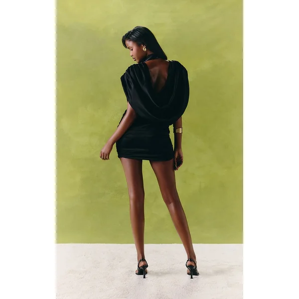 Noir Robe Mini En Satin Froncé Avec Superposition