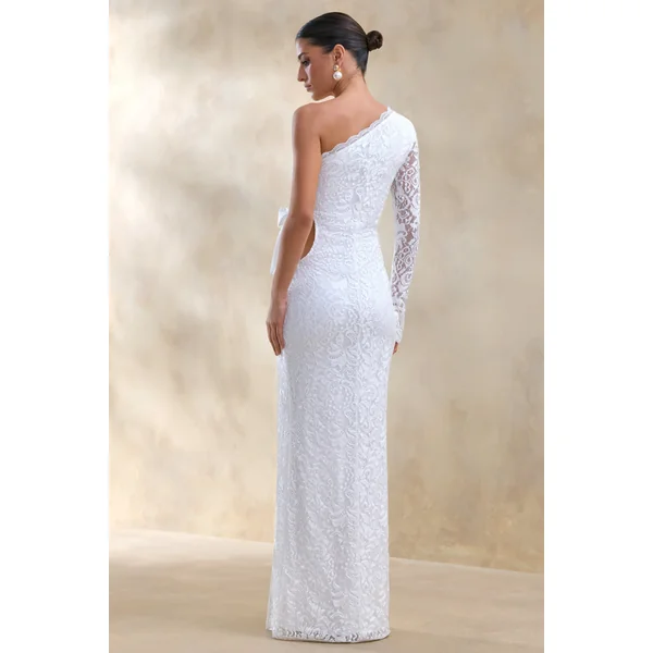 Norna | Robe longue en dentelle blanche à encolure asymétrique avec découpes et nœud