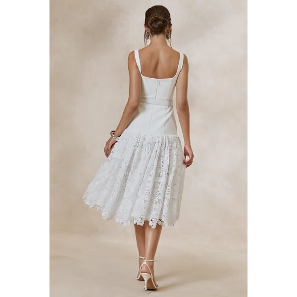 Norrie | Robe Mi-Longue Blanche à Encolure Carrée et Jupe Volumineuse en Dentelle